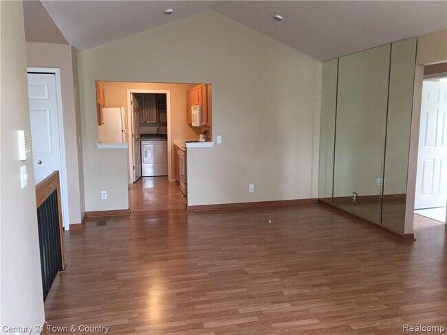 Building Photo - 4773 Berkshire Dr
