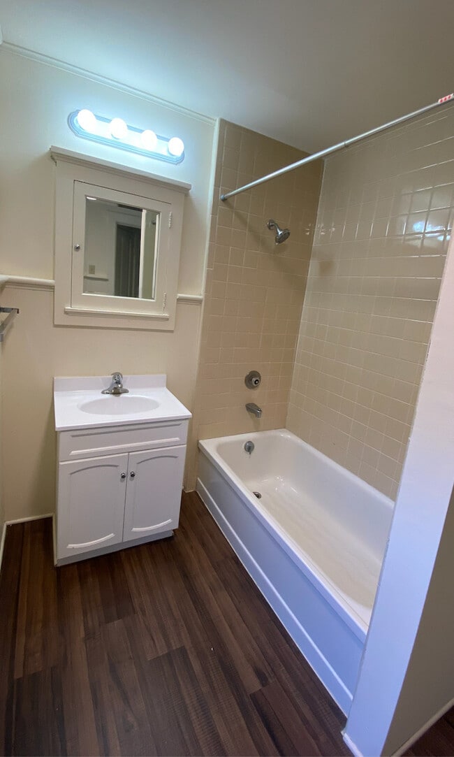 Bathroom - 1708 N Farwell Ave