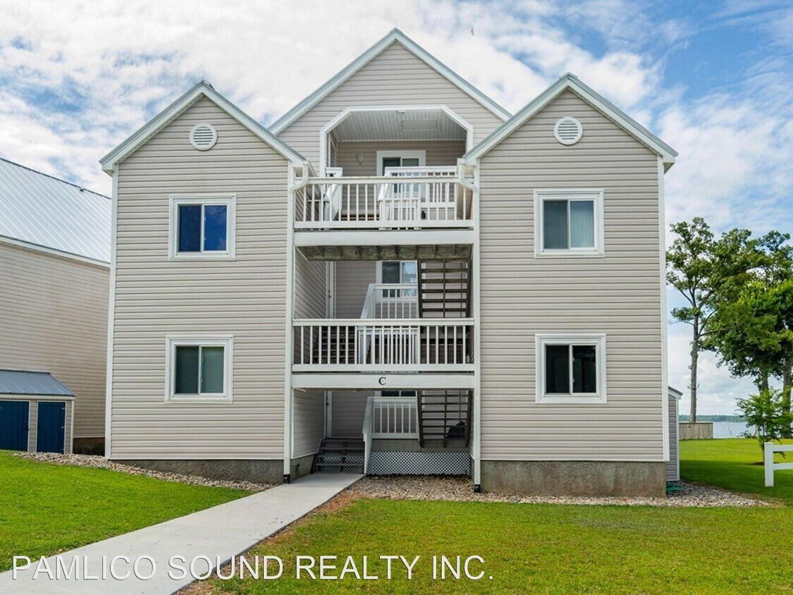 Primary Photo - 1 br, 2 bath House - 89 Country Club Drive...