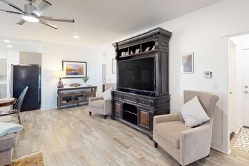 Foto del edificio - 1030 Canyon Dr