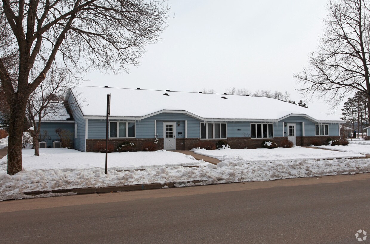 Primary Photo - 901-911 19th Ave E