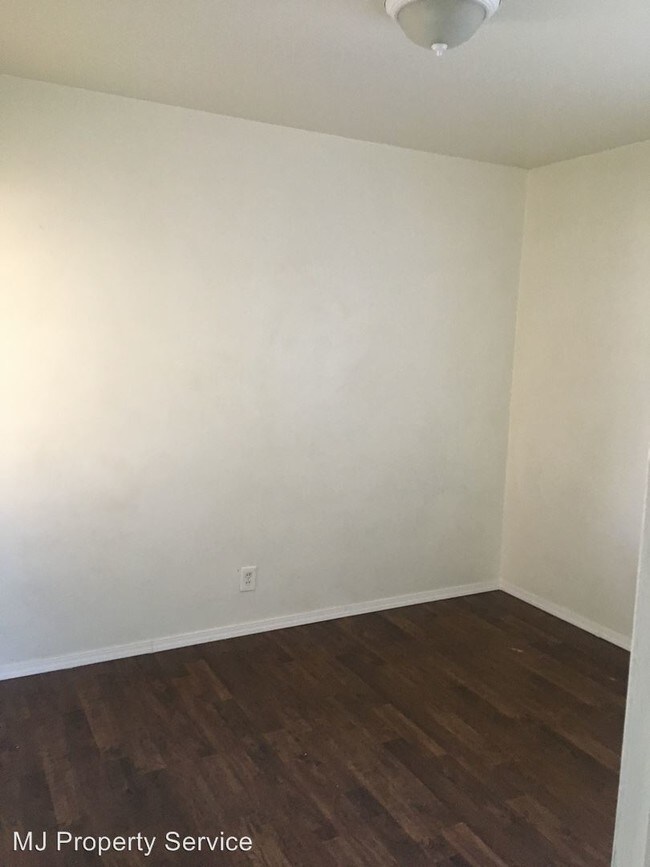 Building Photo - 238 N Sunset Ave