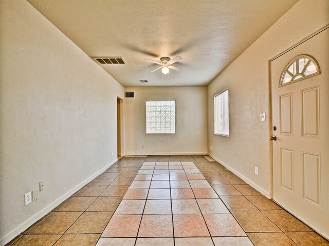 Building Photo - 2213 W Monroe St