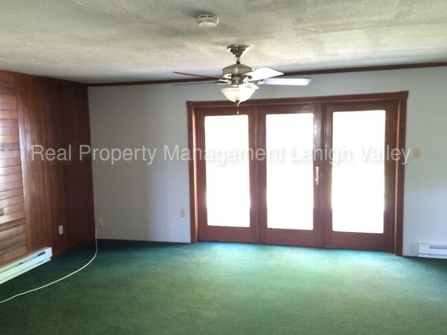 Foto del edificio - 376 S Walnut St