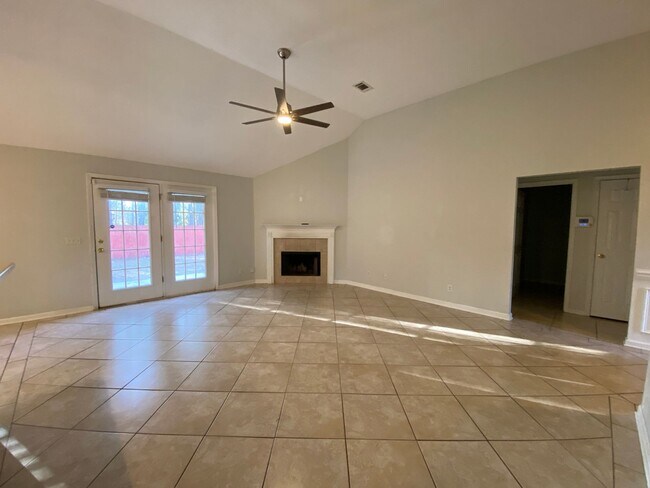 Building Photo - 3 bedroom 2 bath house in Berwick