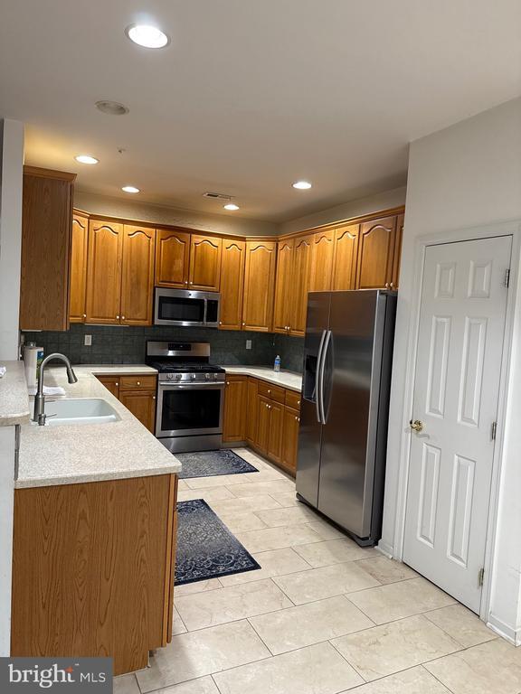 Foto del edificio - 127 Birchwood Dr