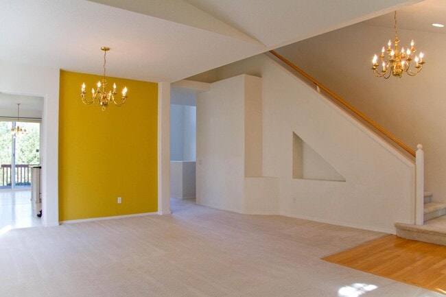 Building Photo - Fantastic Bethany Home with Attached Garag...