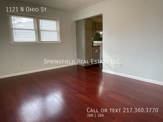Building Photo - Three Beds, One Bath, and an Updated Kitch...