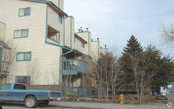 Building Photo - Summer Ridge Apartments