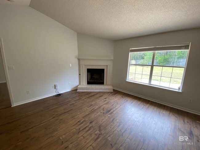 Building Photo - 7960 Eagle Creek Dr