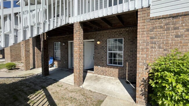 Building Photo - Condo For Rent