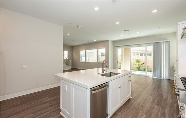 Building Photo - 631 Cardona