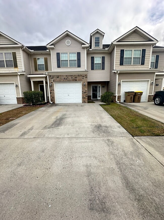 Building Photo - 20 Canyon Oak Loop