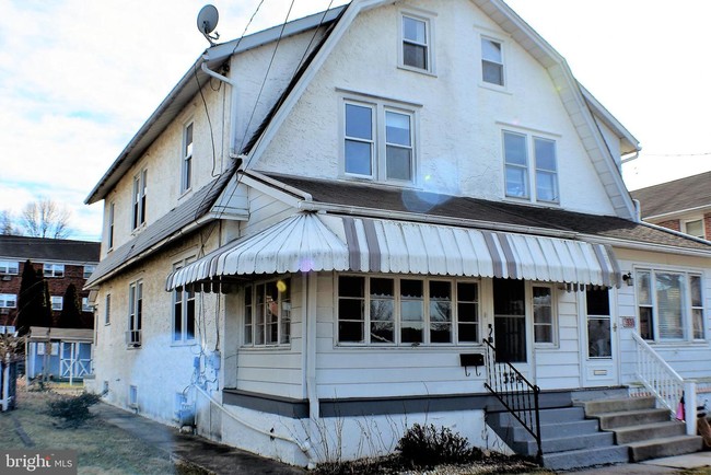 Building Photo - 334 Highland Ave