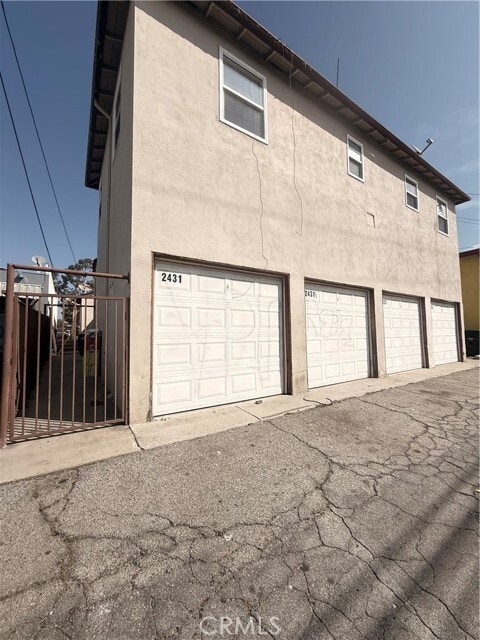 Building Photo - 2431 W Beverly Blvd