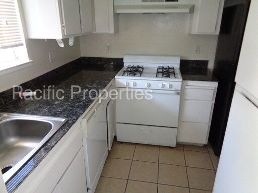 Foto principal - 2 Bedroom Santa Rosa Apartment for rent