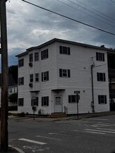 Building Photo - 562 Lake Ave