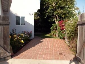 Primary Photo - 10 E Calle Crespis