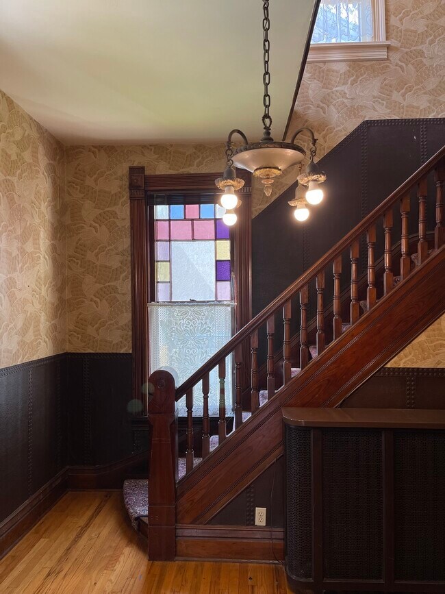 Foto del edificio - 320 E Jefferson St