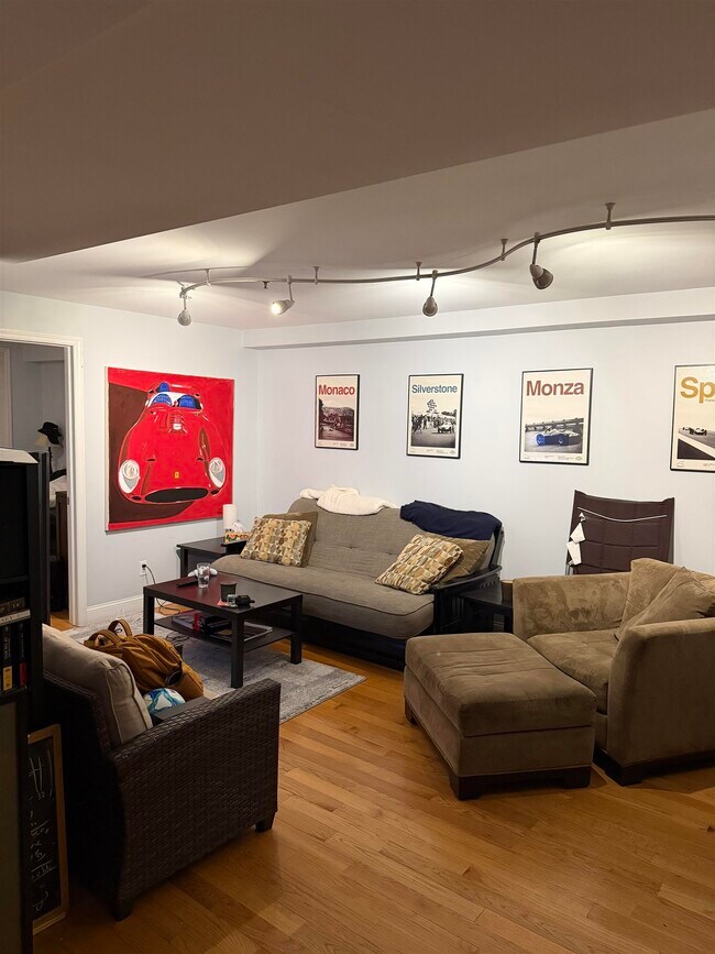 Foto del edificio - 528 Garden St