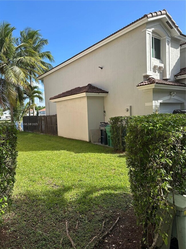 Foto del edificio - 11148 NW 73rd St