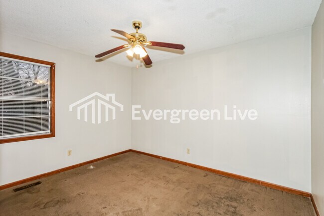 Building Photo - 1107 Highland St