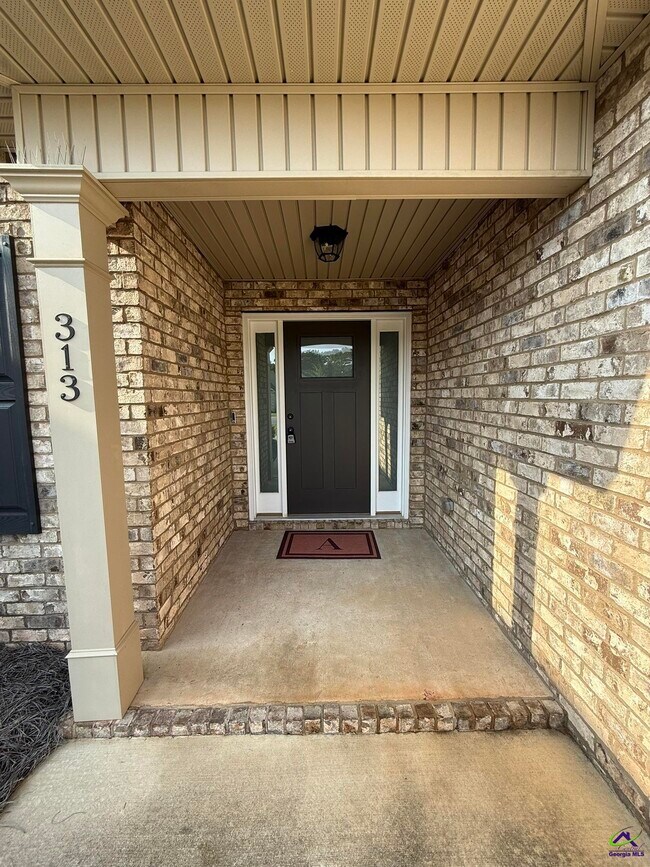 Building Photo - 313 Creek Ridge Dr