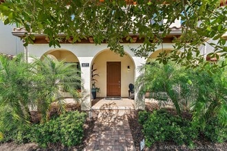 Building Photo - 1077 Faulkner Ter
