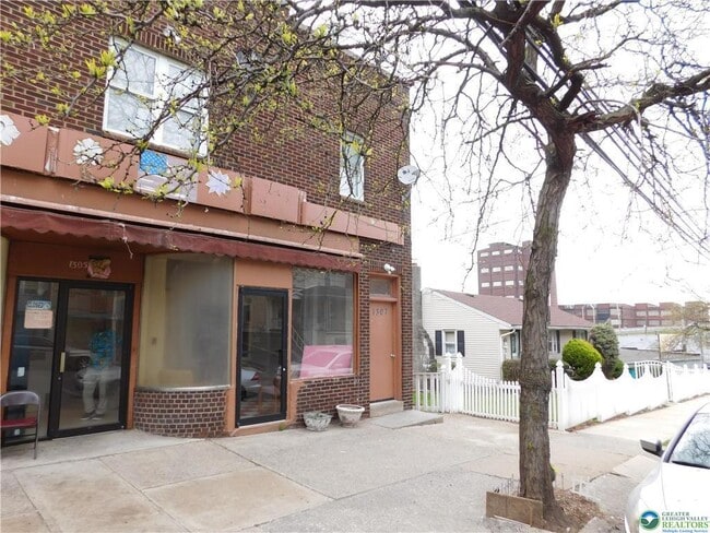 Foto del edificio - 1307 E 4th St