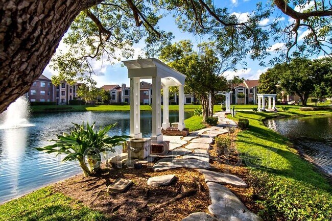 Foto del edificio - 4301 Lizshire Ln