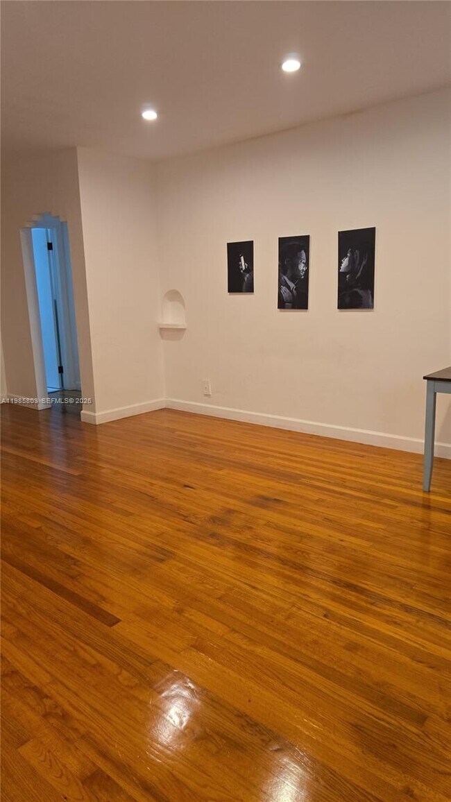 Foto del edificio - 10072 E Bay Harbor Dr