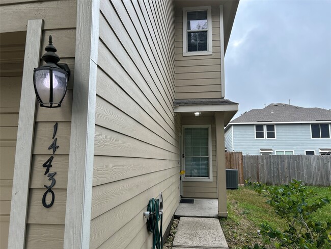 Building Photo - 14430 Fairbuff Ln