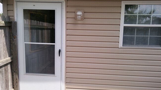 Foto del edificio - 18302 E 12th Ter N