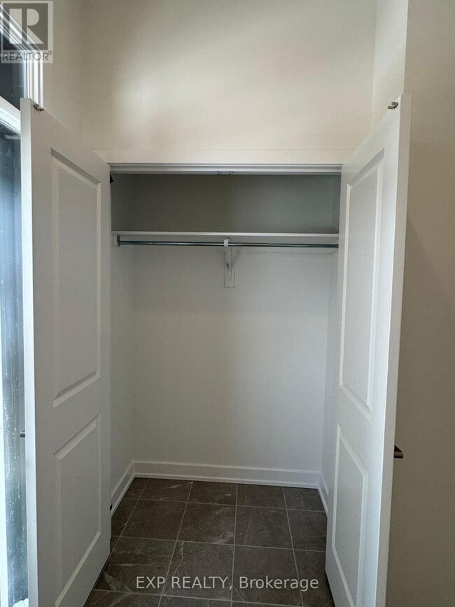 Photo du bâtiment - 120 San Felice Cir