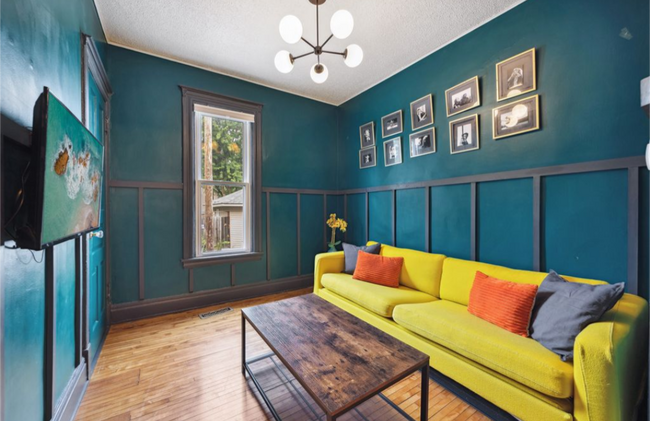 Foto del edificio - 819 24th Ave NE