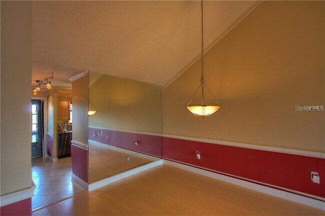 Foto del edificio - 1624 Stickney Point Rd