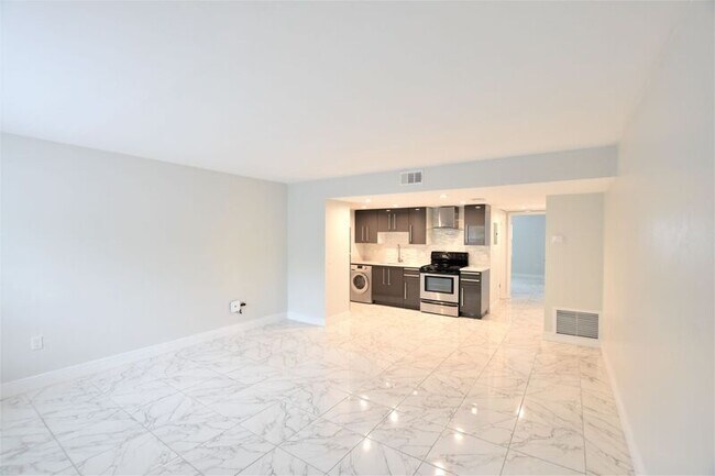 Foto del edificio - 1626 SW 14th St