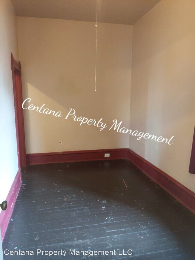 Foto del edificio - 2 br, 1 bath Apartment - 425 W. Silver