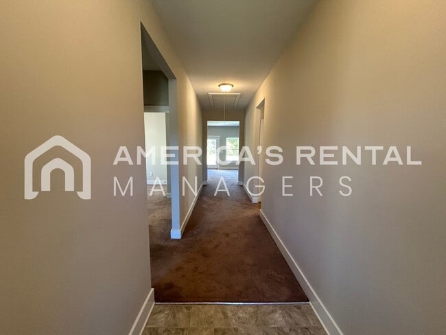 Building Photo - Home for Rent in Tuscaloosa. Available NOW!!
