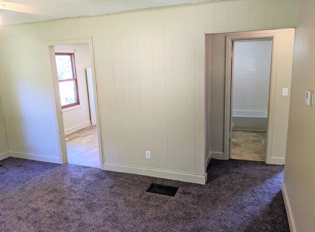 Living room - 930 N 12th St