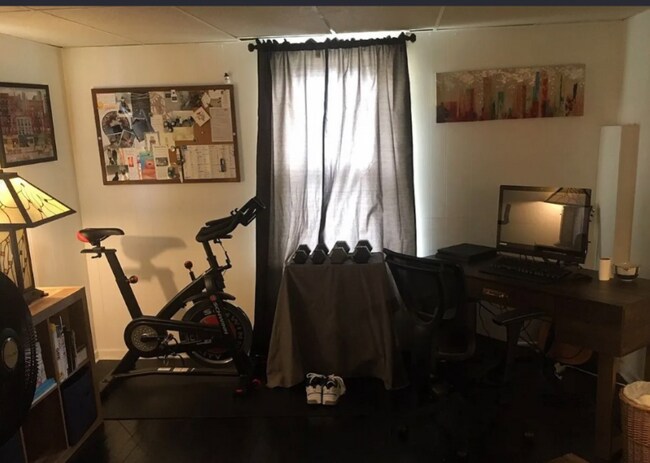 Foto del edificio - 1901 E Main St