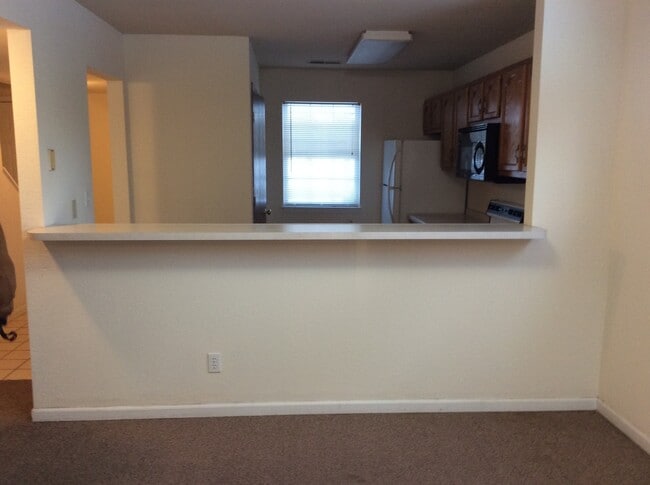 Building Photo - Godas Circle 5304-06