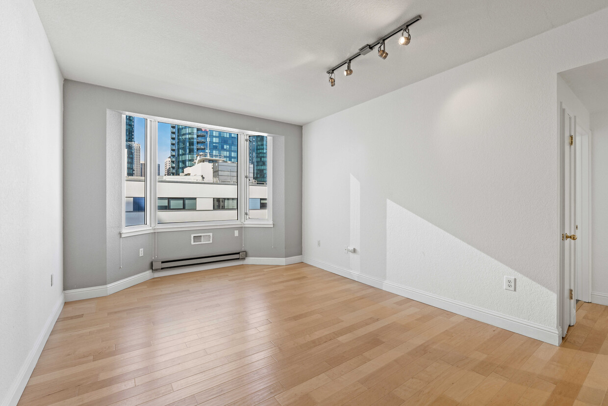 Primary Photo - 201 Harrison St