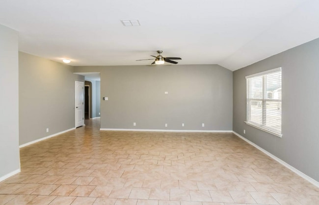 Foto del edificio - 7132 Ranch Hill Dr