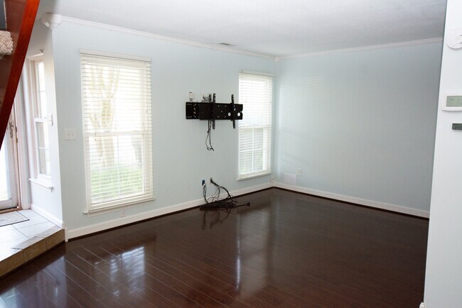 Foto del edificio - 304 Falling Ln