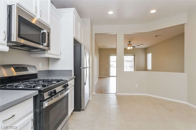 Building Photo - 6162 Saddle Horse Ave