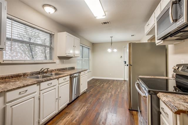 Foto del edificio - 5816 Stone Meadow Ln