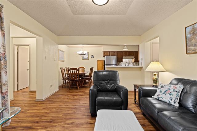 Foto del edificio - 8521 Holly St