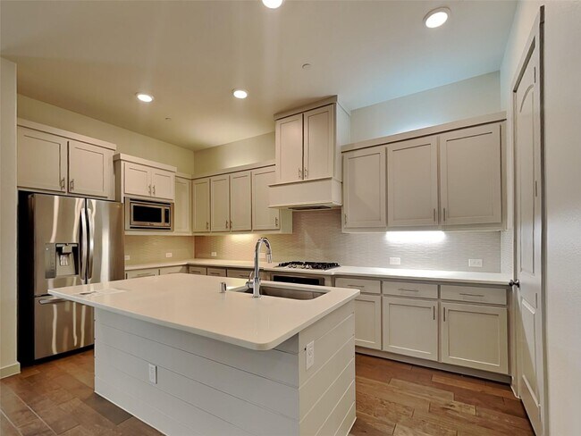 Building Photo - 7362 Sprangletop St