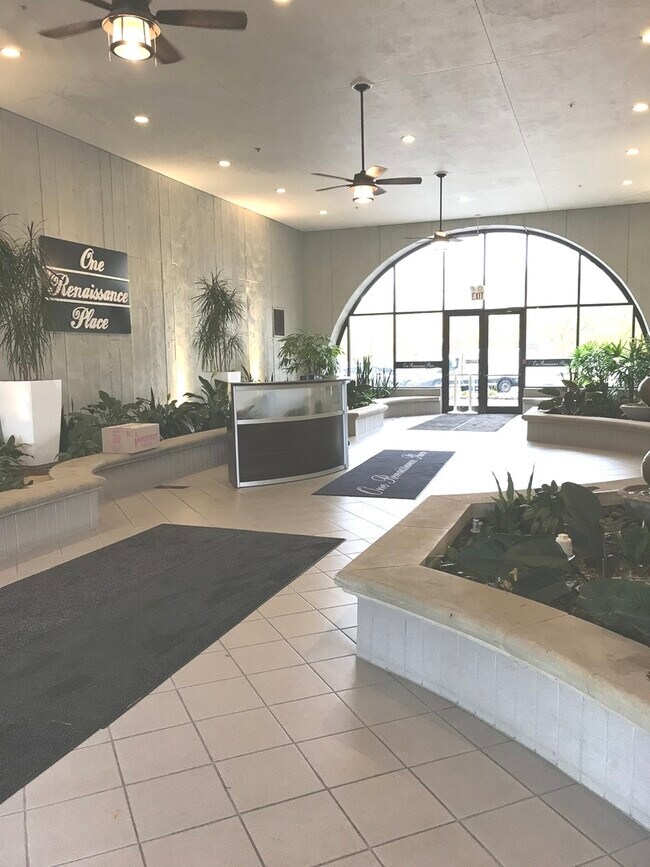 1 Renaissance Pl Unit 914, Palatine, IL 60067 Condo for Rent in Palatine, IL